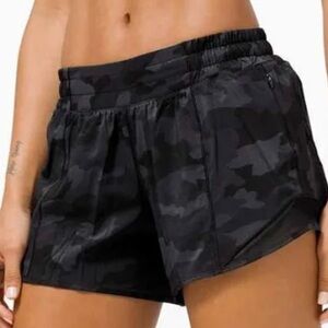Lululemon hotty hot 2.5 Low Rise short